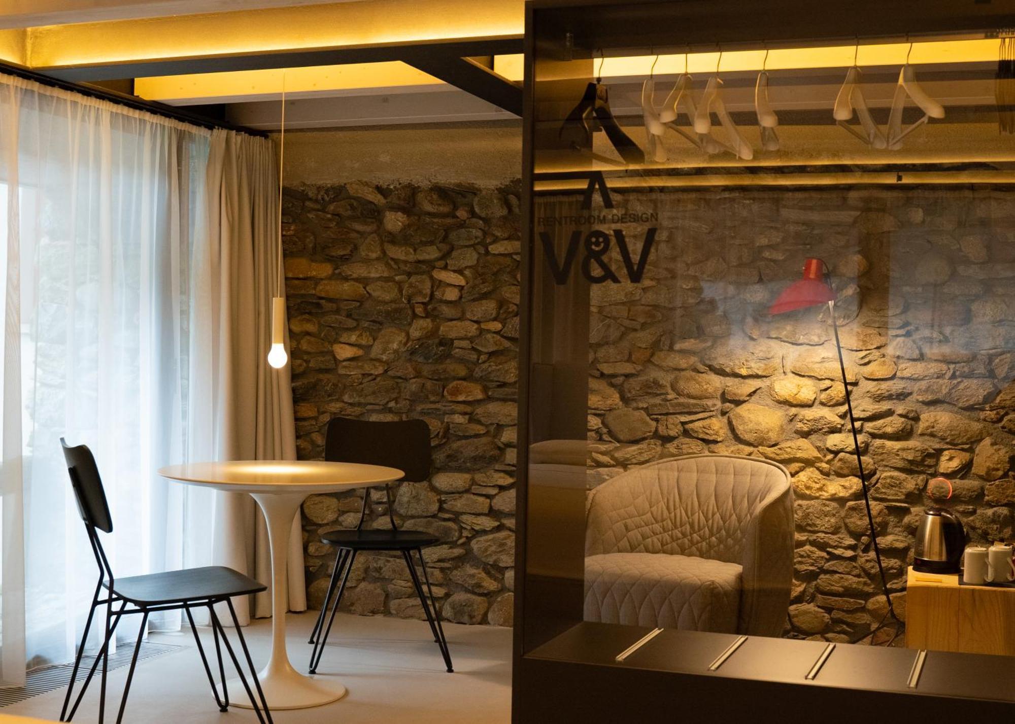 V&V Rentroom Design Gignod ภายนอก รูปภาพ